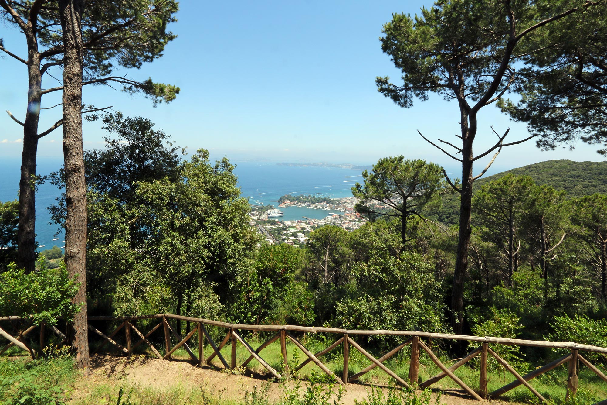 Hiking sul Sentiero dei Crateri