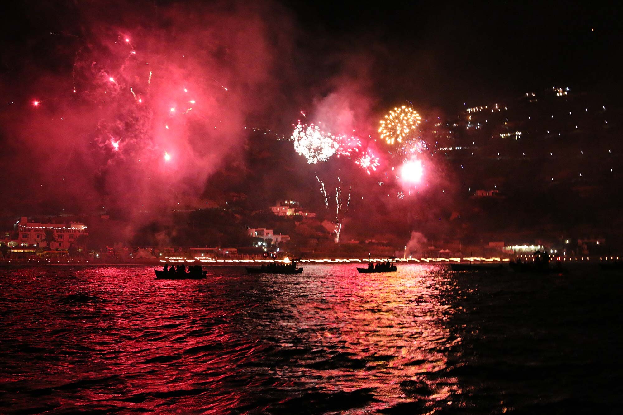 Fuochi a mare, festa di San Michele Arcangelo
